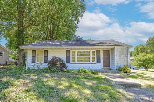 6814 Osage Dr, Belleville, IL, 62223-3129 | Card Image