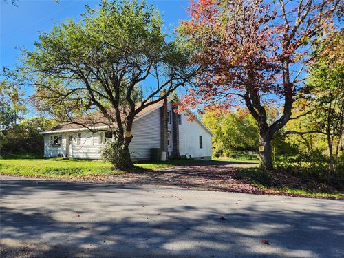 111 Klemme Rd, Sprakers, NY, 12166-4114 | Card Image