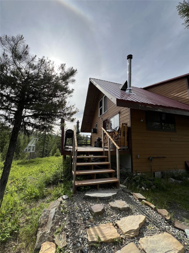 steps to deck at south end of cabin | Image 14
