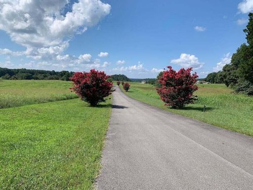 41 Beacon St, Russell Springs, KY, 42642-9056 | Card Image