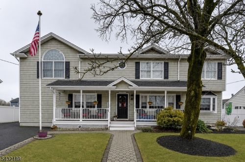 50 Winifred Dr, Totowa, NJ, 07512-1111 | Card Image