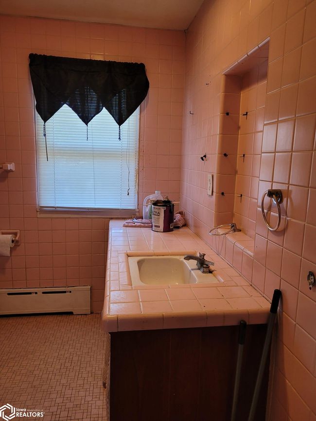 202 N West St, House other with 4 bedrooms, 2 bathrooms and null parking in Sigourney IA | Image 33