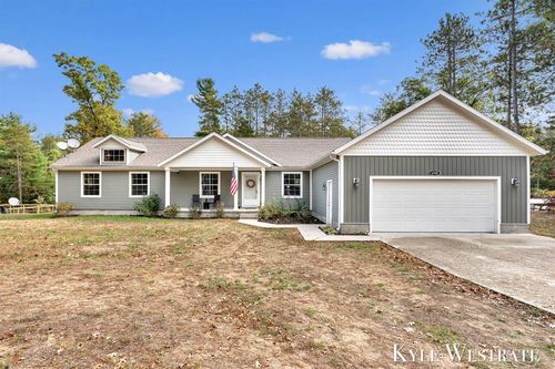 6700 Blue Lake Rd, Twin Lake, MI, 49457-8934 | Card Image