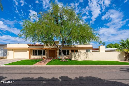 7024 E Orange Blossom Ln, Paradise Valley, AZ, 85253-7043 | Card Image