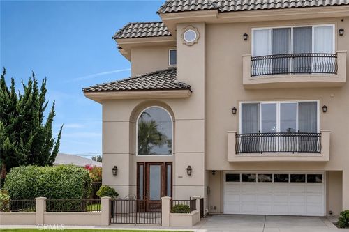 1905 Colby Ave, Los Angeles, CA, 90025-5407 | Card Image