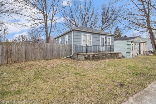 13846 Hendricks Ave, Warren, MI, 48089-2866 | Card Image