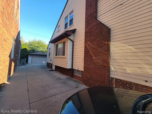 6520 Hartwell St, Dearborn, MI, 48126-1819 | Card Image