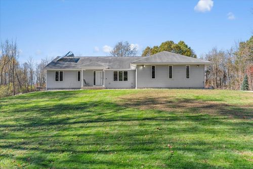 13158 Wood Rd, Bath, MI, 48808-9415 | Card Image