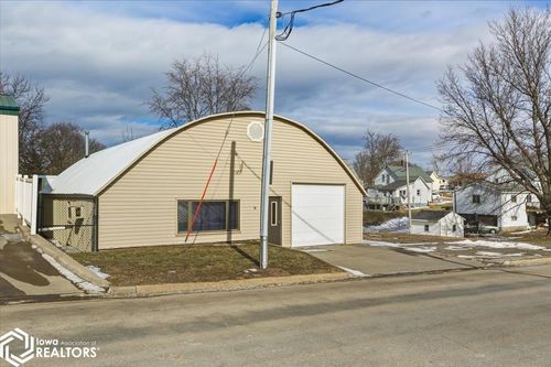 216 E 2nd St, Brooklyn, IA, 52211-7717 | Card Image