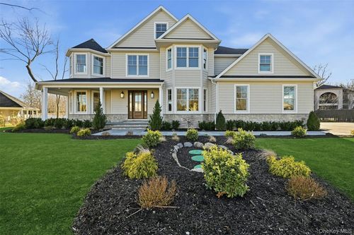 75 Crescent Ct, Wading River, NY, 11792-3003 | Card Image