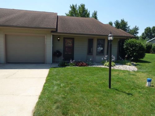 27424 Bison Ridge Street, Elkhart, IN, 46514-8806 | Card Image