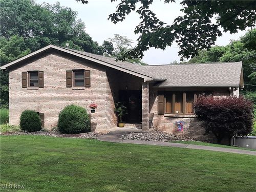 186 Hunter Ln, Colliers, WV, 26035-1371 | Card Image