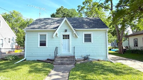 912 15th St Ne, Mason City, IA, 50401-1418 | Card Image