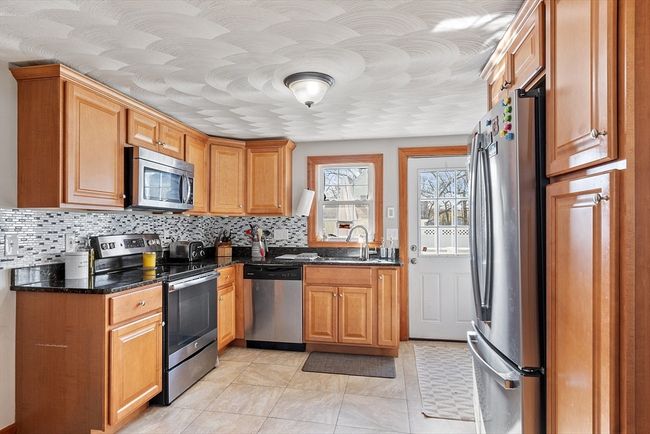 18 Glendale Ave, House other with 3 bedrooms, 2 bathrooms and 3 parking in Peabody MA | Image 14