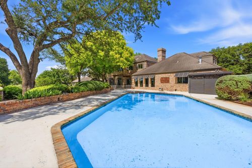 27030 Masters Pkwy, Spicewood, TX, 78669-1324 | Card Image