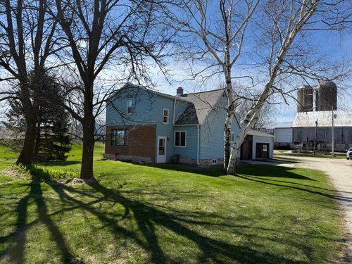 2109 E Tapawingo Rd, Mishicot, WI, 54228-9433 | Card Image