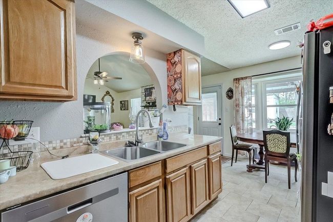 391 Roberts Ave, House other with 3 bedrooms, 2 bathrooms and null parking in Bridge City TX | Image 10