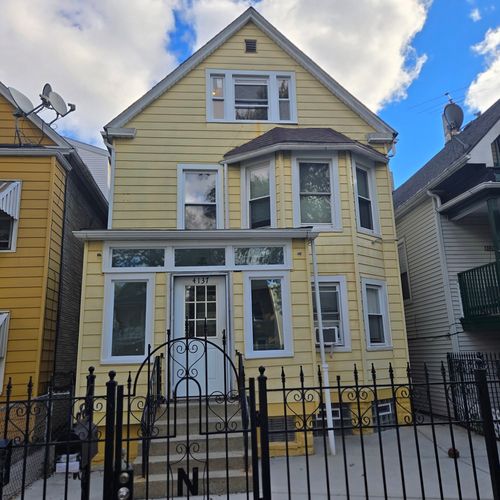 3-4137 N Bernard St, CHICAGO, IL, 60618-2205 | Card Image