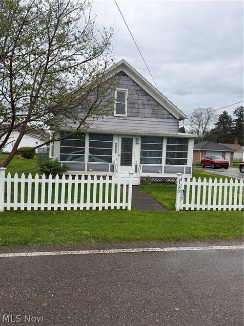 9389 Maple Ave Se, East Sparta, OH, 44626-9532 | Card Image