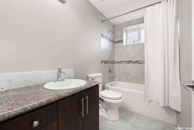 142 Rock Pointe Cres, House other with 8 bedrooms, 5 bathrooms and 6 parking in Pilot Butte SK | Image 31