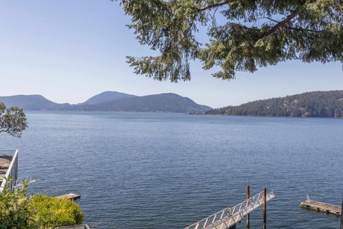 4 Strachan Point Rd, West Vancouver, BC, V7W1C6 | Card Image