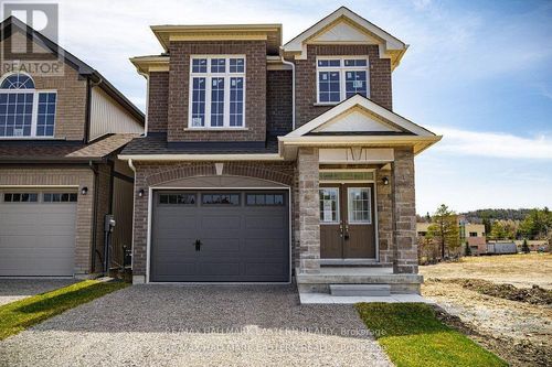 35 Coldbrook Dr, Millbrook, ON, L0A1G0 | Card Image