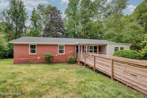 2128 Yaupon Dr, Wilmington, NC, 28401-7326 | Card Image
