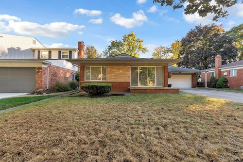 32725 Barkley St, Livonia, MI, 48154-3516 | Card Image