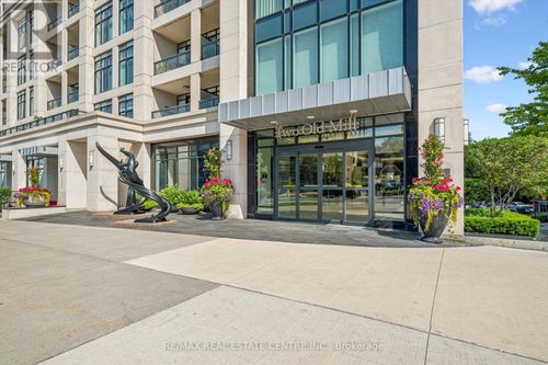 524-2 Old Mill Dr, Toronto, ON, M6S0A2 | Card Image