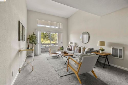 307-466 Crescent St, Oakland, CA, 94610-2645 | Card Image