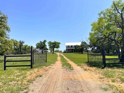 528 County Road 409, Valley Spring, TX, 76885-2205 | Card Image