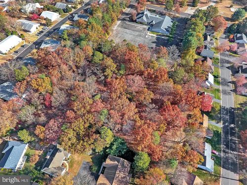 40 Schoolhouse Rd, Whiting, NJ, 08759-3025 | Card Image