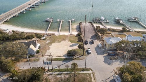 2311 Evans St, Morehead City, NC, 28557-3938 | Card Image