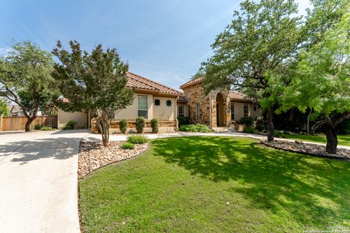 135 Penns Way, Shavano Park, TX, 78231-1400 | Card Image