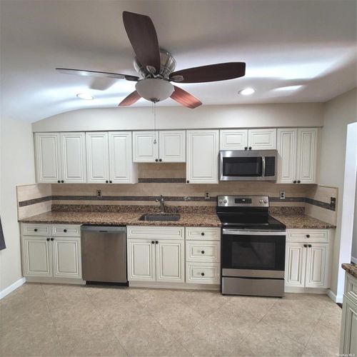 2 Court St, Selden, NY, 11784-2206 | Card Image