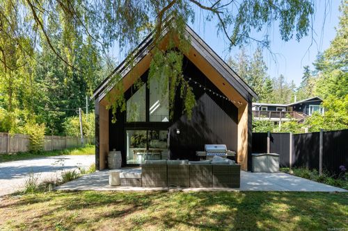 146 Menhinick Dr, Salt Spring Island, BC, V8K1W7 | Card Image