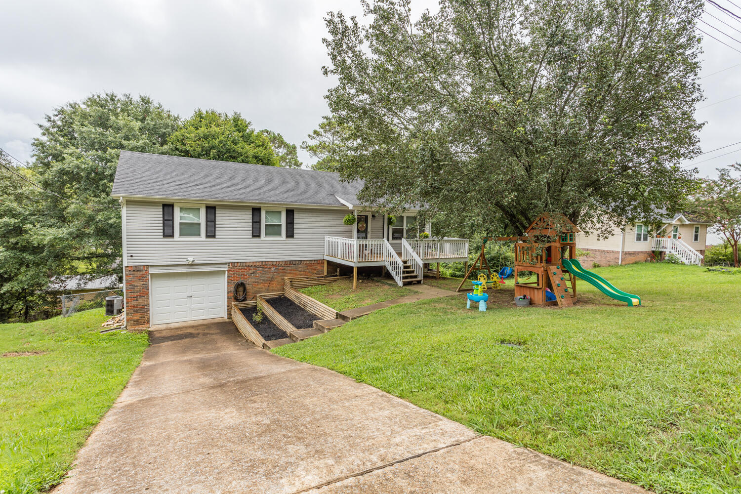 Dogwood Cir, Rock Spring, GA 30739