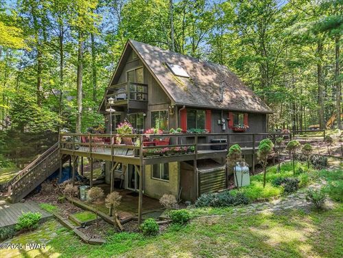 220 Fawn Lake Dr, Hawley, PA, 18428-4011 | Card Image