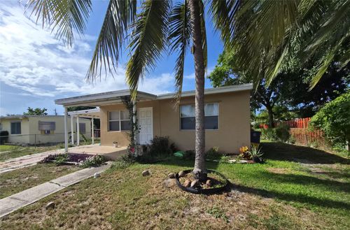 521 Oleander Rd, Lantana, FL, 33462-5943 | Card Image