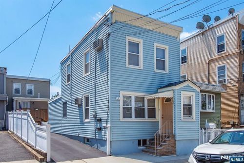 321 Warren St, Harrison, NJ, 07029-1876 | Card Image