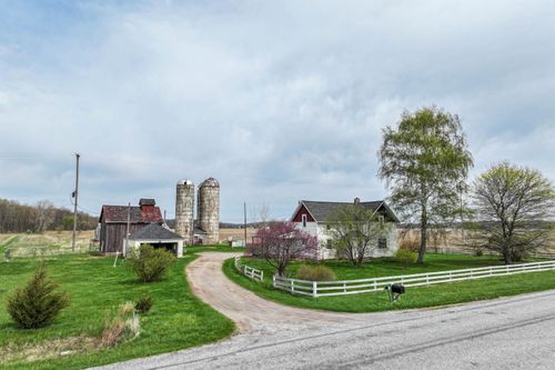 14274 Gary Rd, Chesaning, MI, 48616-8508 | Card Image