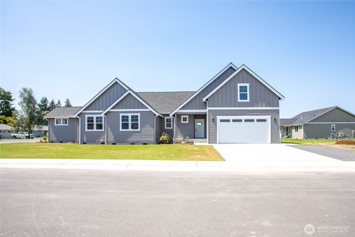 b-400 W 3rd St, Everson, WA, 98247-9106 | Card Image