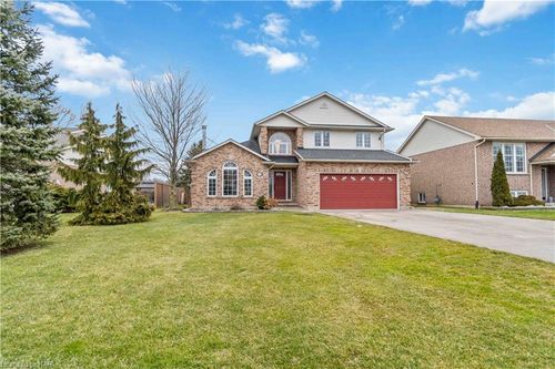 34 Hamilton Blvd, Port Robinson, ON, L0S1K0 | Card Image