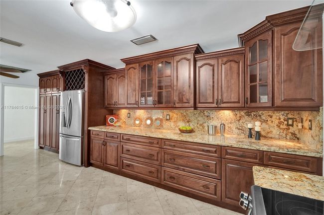 7360 Sw 120 Th St, House other with 4 bedrooms, 2 bathrooms and null parking in Pinecrest FL | Image 7