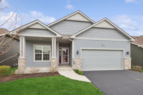 807 Alexandra Ln, Yorkville, IL, 60560-9847 | Card Image