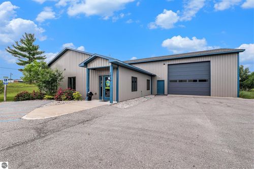 1859 Southpeak Dr, Traverse City, MI, 49685-8809 | Card Image