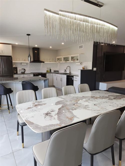 apt-405-1075 92nd St, Bay Harbor Islands, FL, 33154-2755 | Card Image