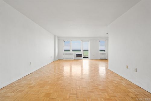 18p-1841 Central Park Ave, Yonkers, NY, 10710-2920 | Card Image