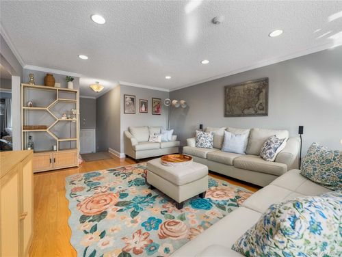 11 Hilltop Ter, Nanuet, NY, 10954-1008 | Card Image