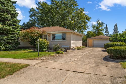 423 Stratford Ln, Schererville, IN, 46375-2320 | Card Image